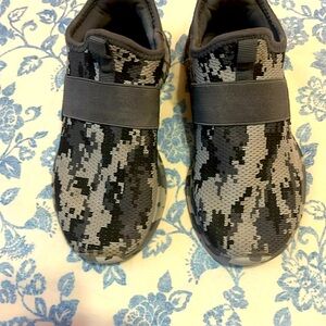 Size 13 very confortables shoes